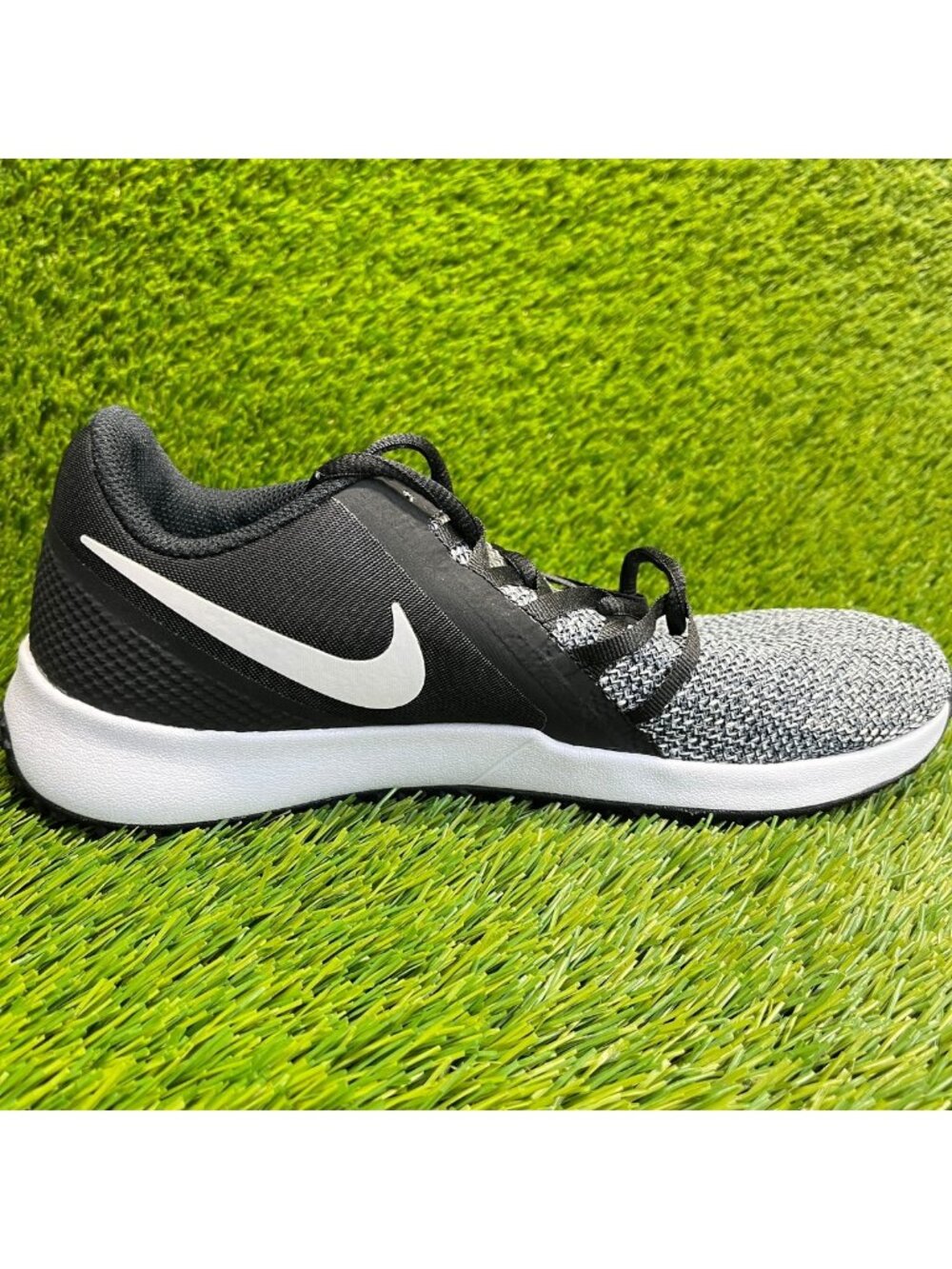 Nike Varsity Compete TR Mens Size 8.5 Gray Running Cross-Training Shoes Sneakers